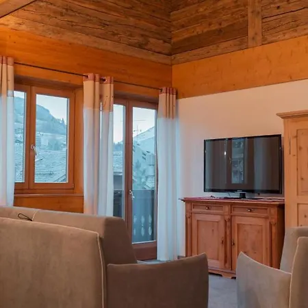 Pista Stelvio Loft Lumiere Апартаменты Бормио