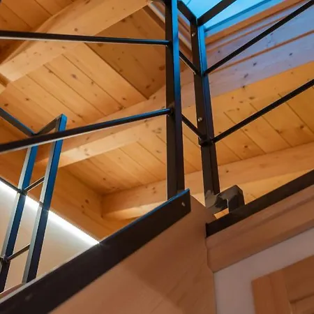 Pista Stelvio Loft Lumiere 公寓